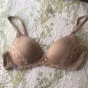 Victoria Secret Body by Victoria no wire bra 36C